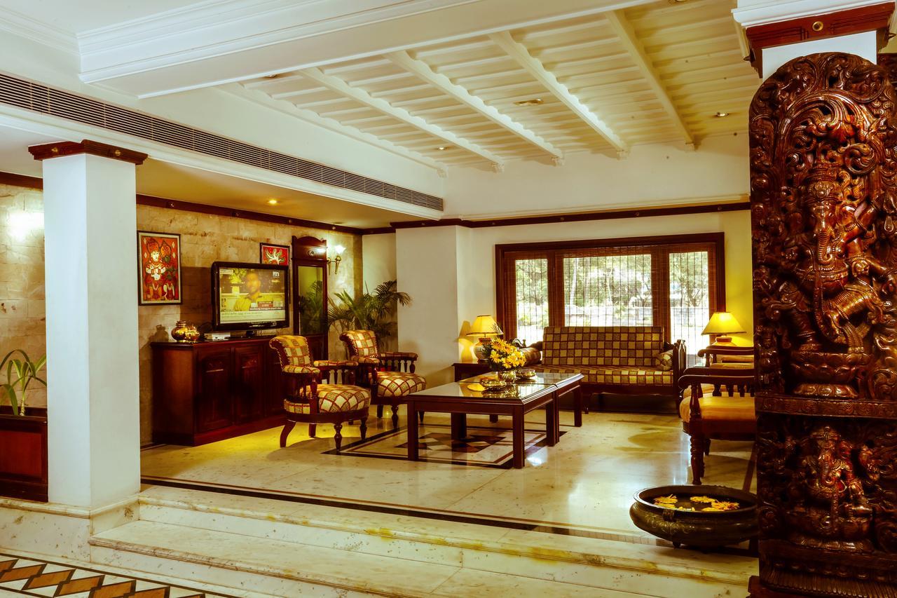 Krishna Inn Guruvāyūr Kültér fotó