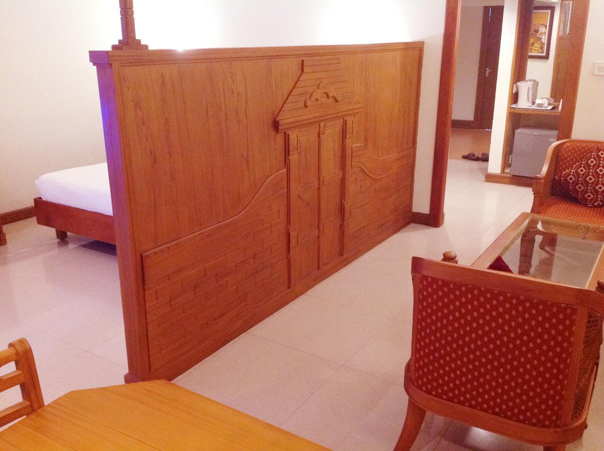 Krishna Inn Guruvāyūr Kültér fotó